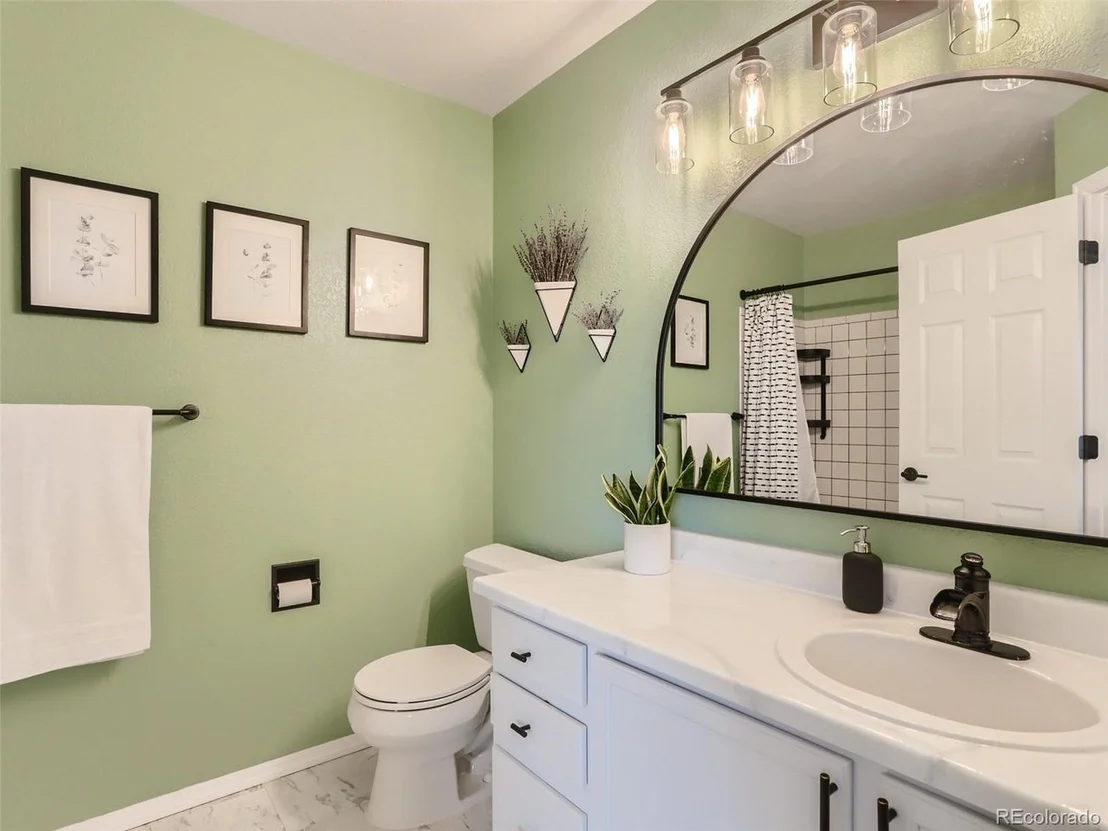 Photo of 1297 Fall River Cir