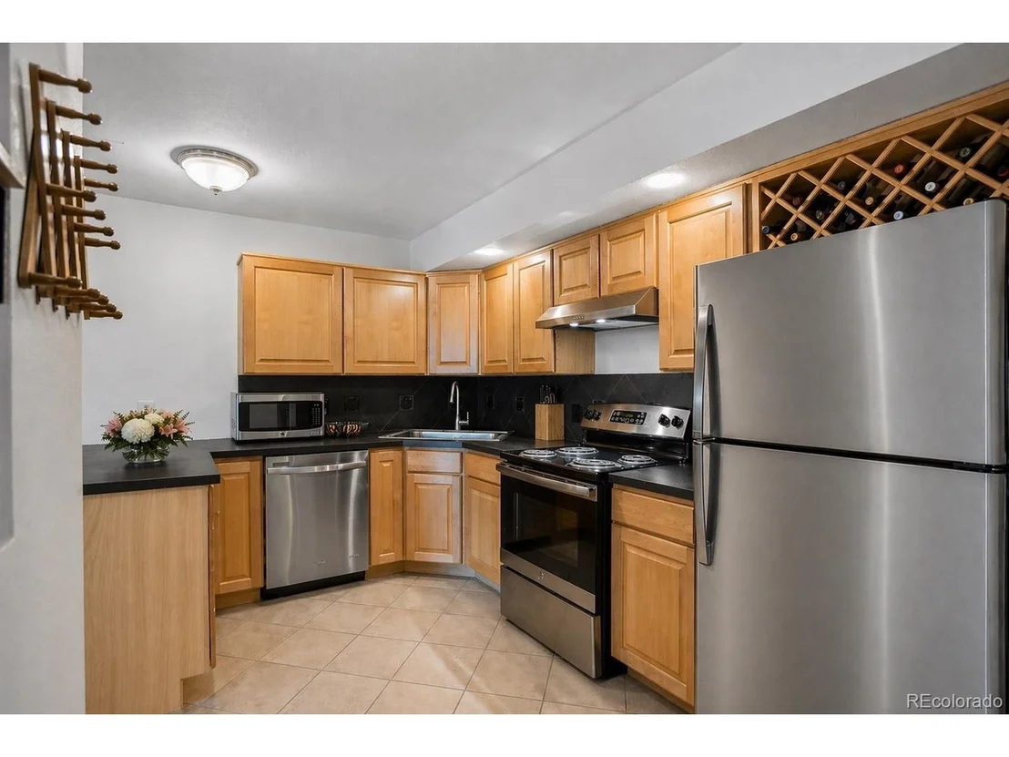 Photo of Unit 310 at 601 W 11th Ave