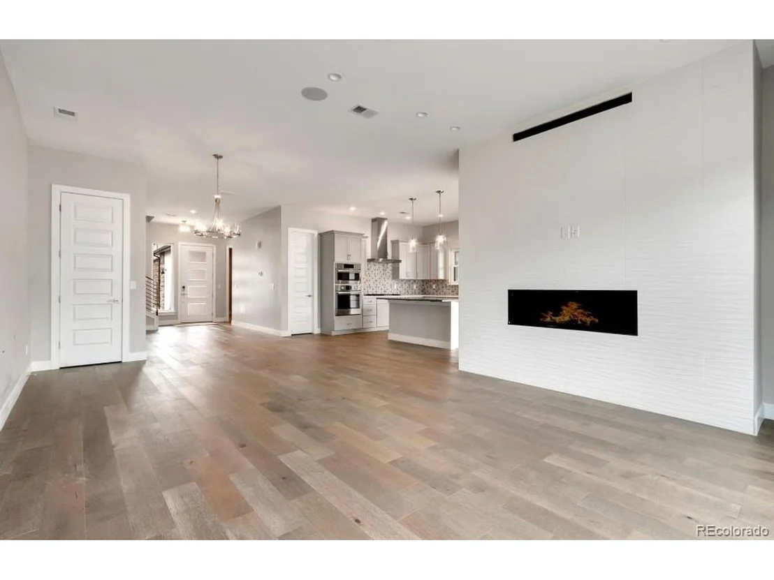 Photo of 1744 Barefoot Dr