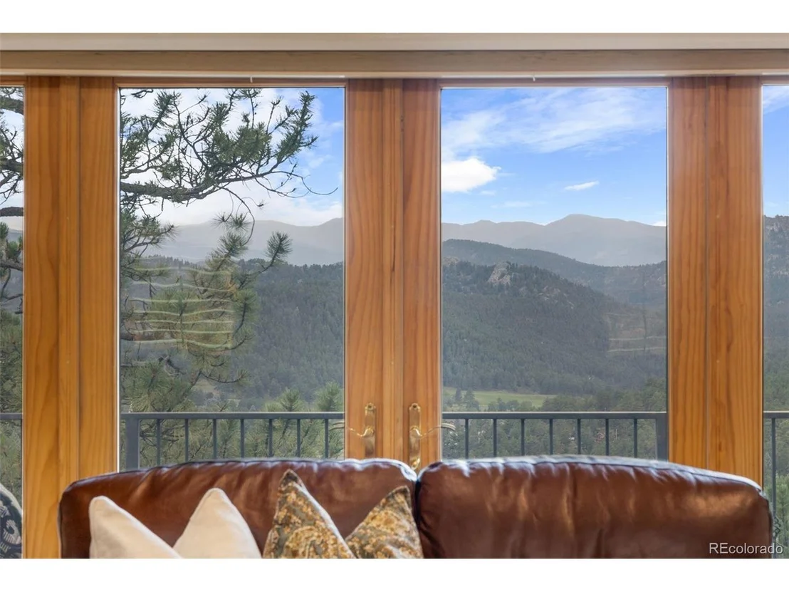 Photo of 27400 Overlook Dr