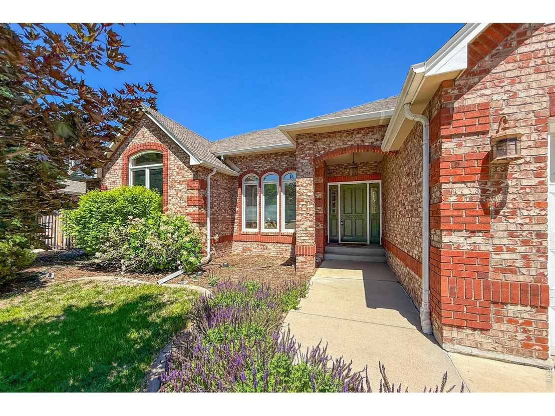 Photo of 2010 Emerald Dr
