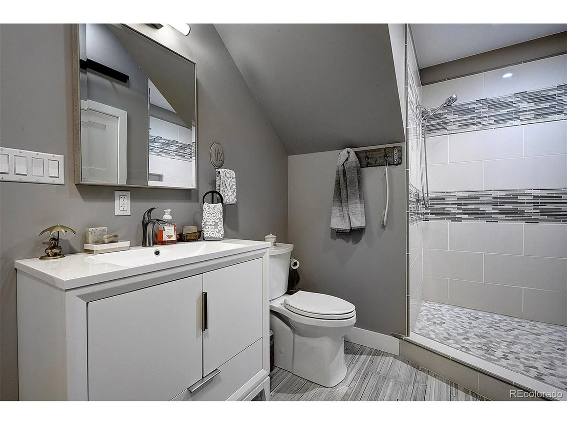Photo of 94 Crest View Dr