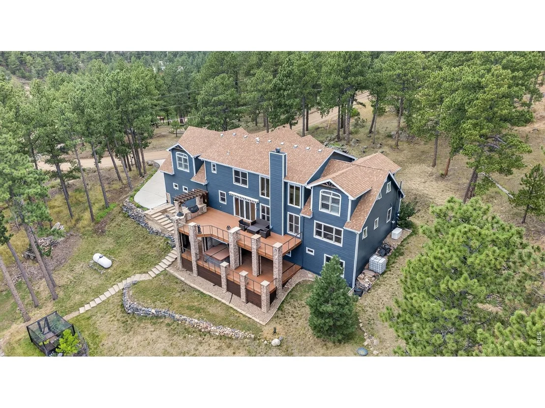 Photo of 820 Peakview Rd