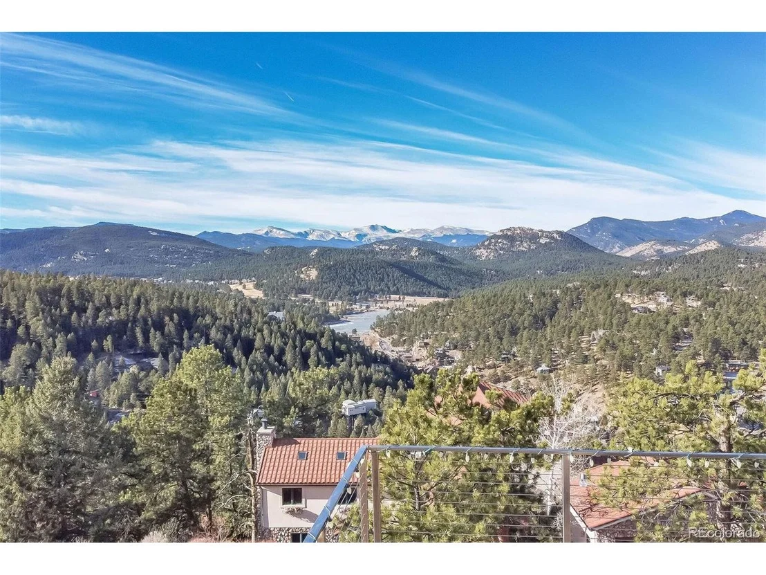 Photo of 27381 Overlook Dr