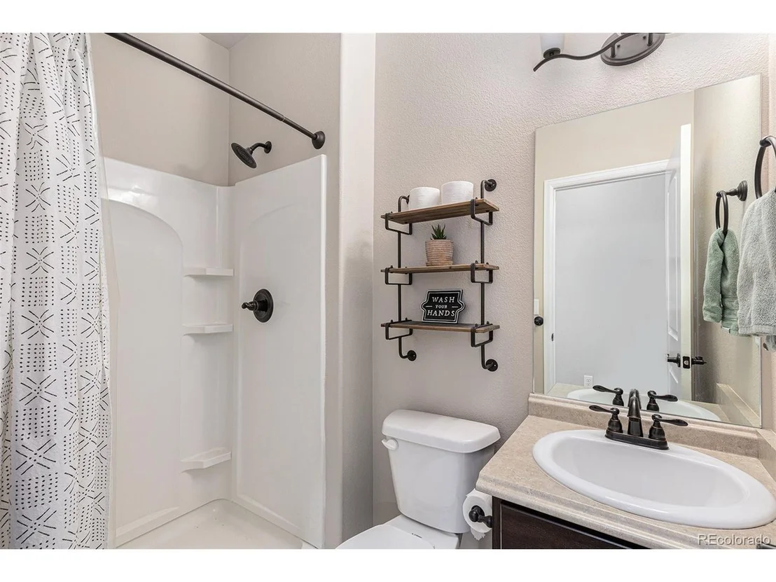 Photo of 1521 Heirloom Dr