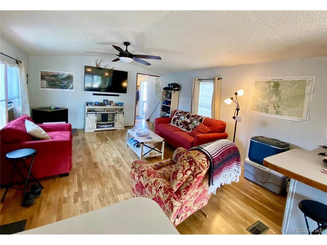 Photo of 921 Maple Dr