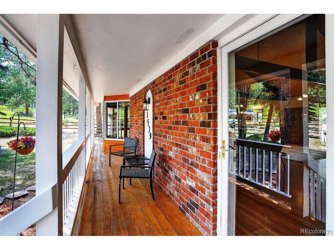 Photo of 1539 Bluebird Dr