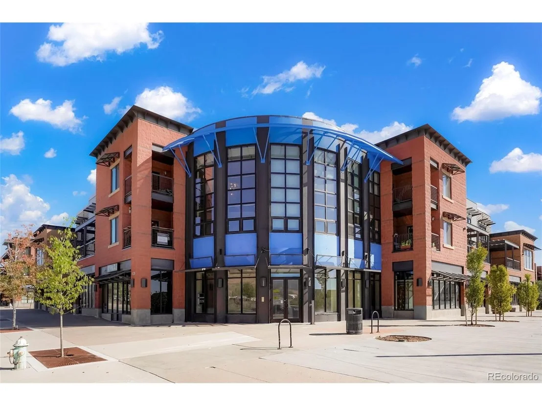 Photo of Unit 207 at 4520 Broadway St