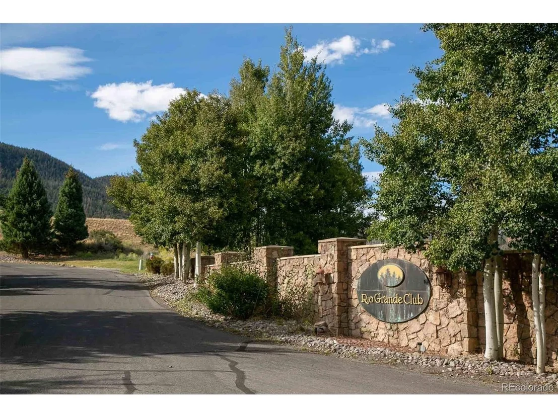 Photo of 963 Bear Creek Cir