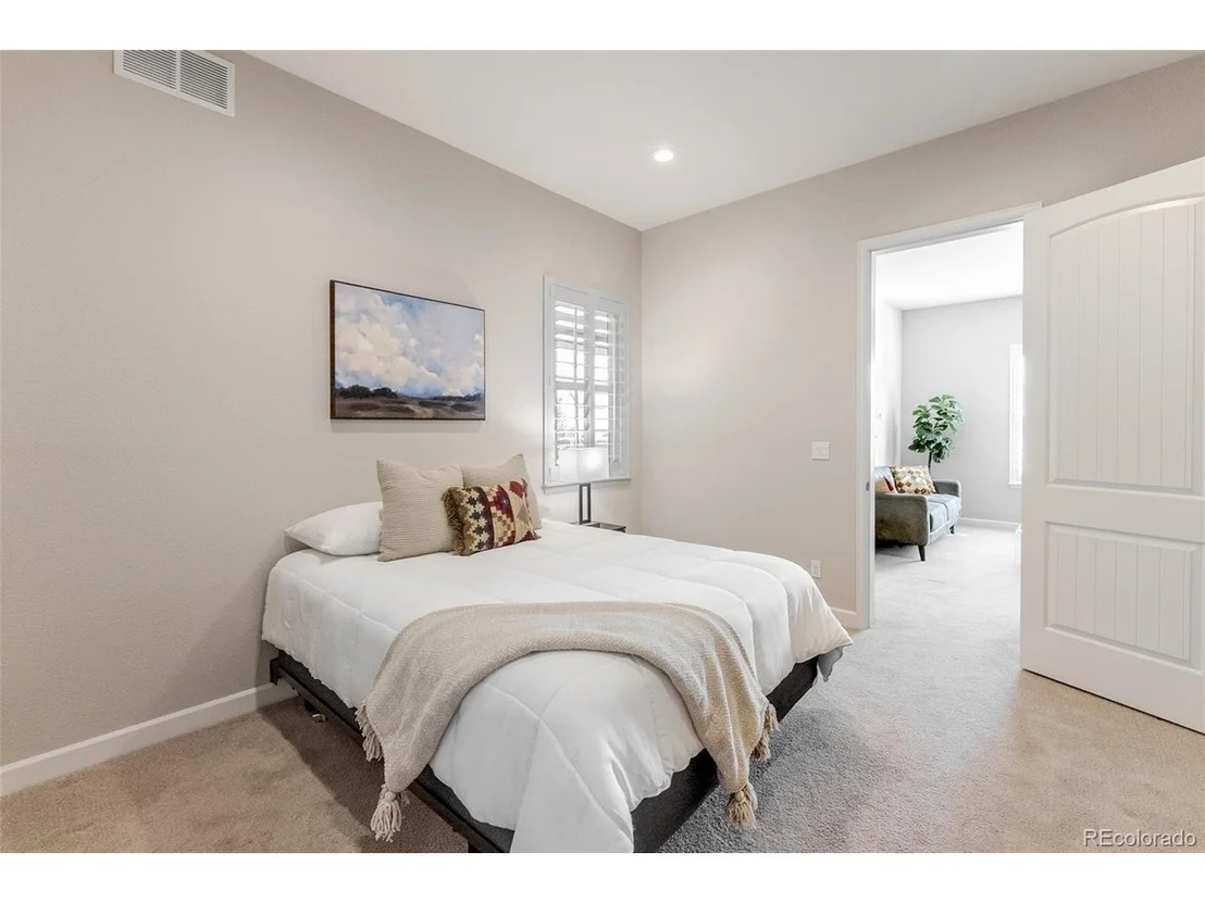 Photo of 9423 Noble Way