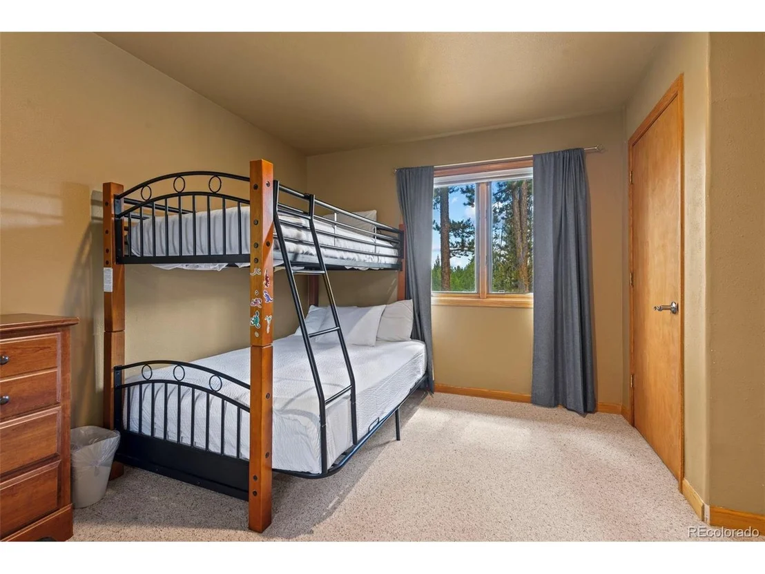 Photo of 395 Black Hawk Cir
