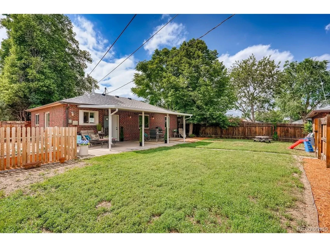 Photo of 2900 Elm St