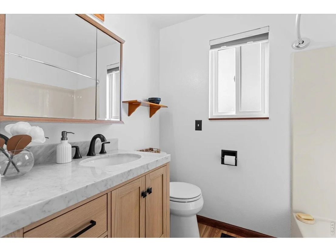 Photo of 102 7th St