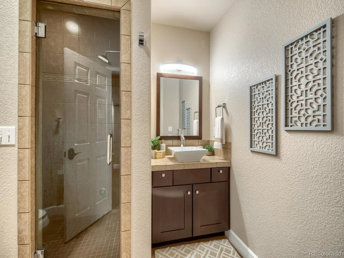 Photo of 11039 Valleybrook Cir