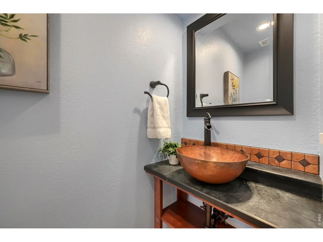 Photo of 3965 Hawthorne Cir