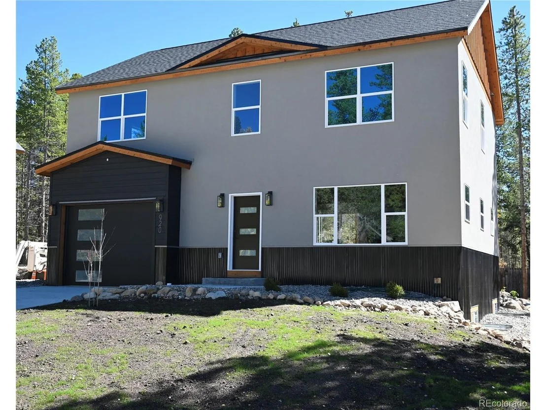 Photo of 920 Copper Dr