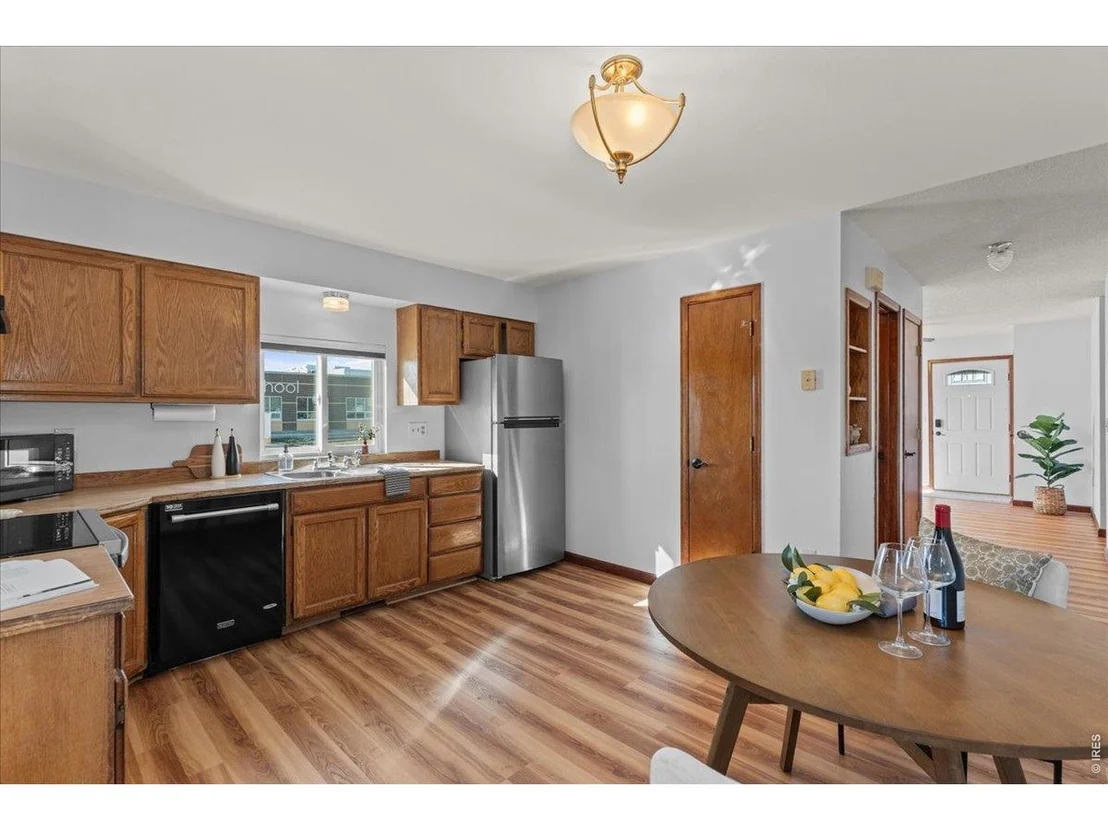 Photo of 102 7th St