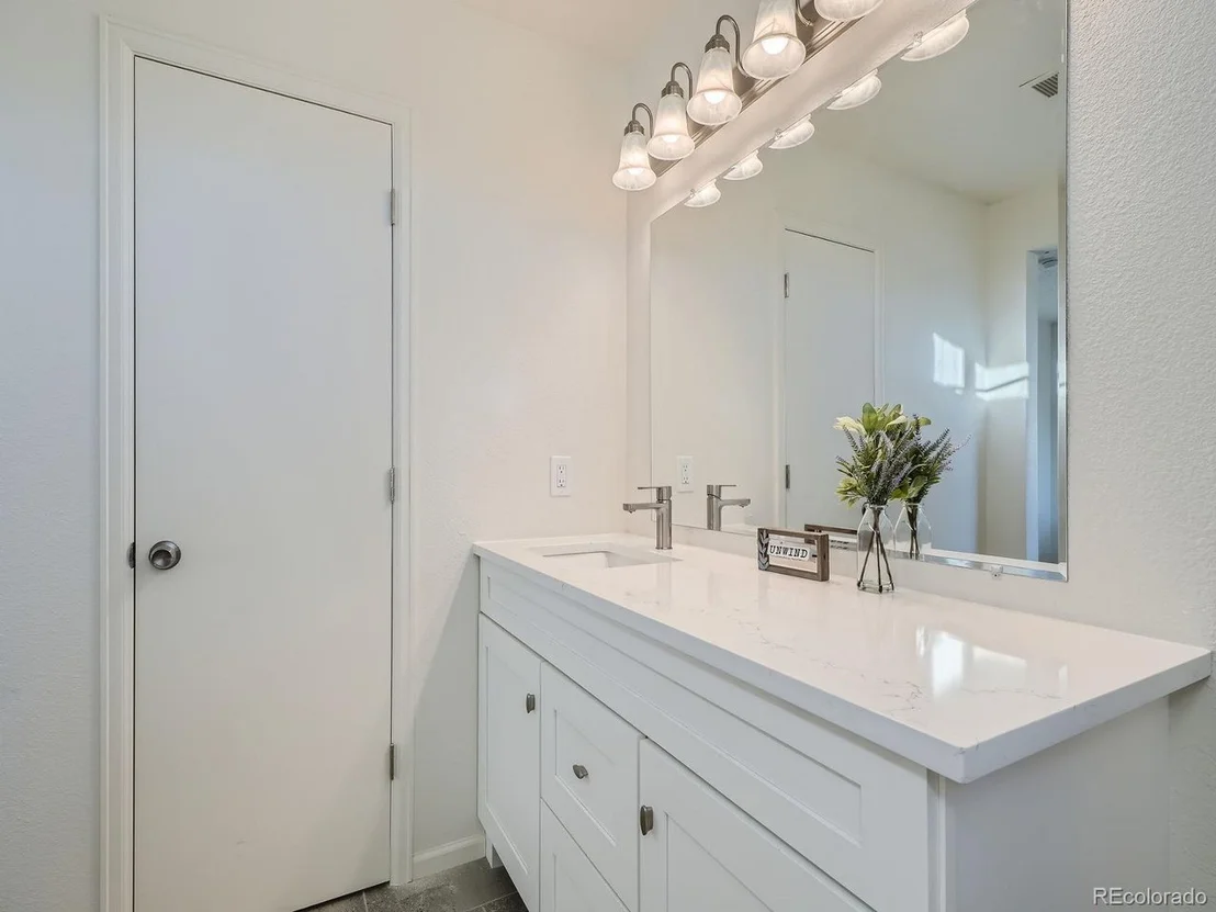 Photo of 5297 Suffolk Cir
