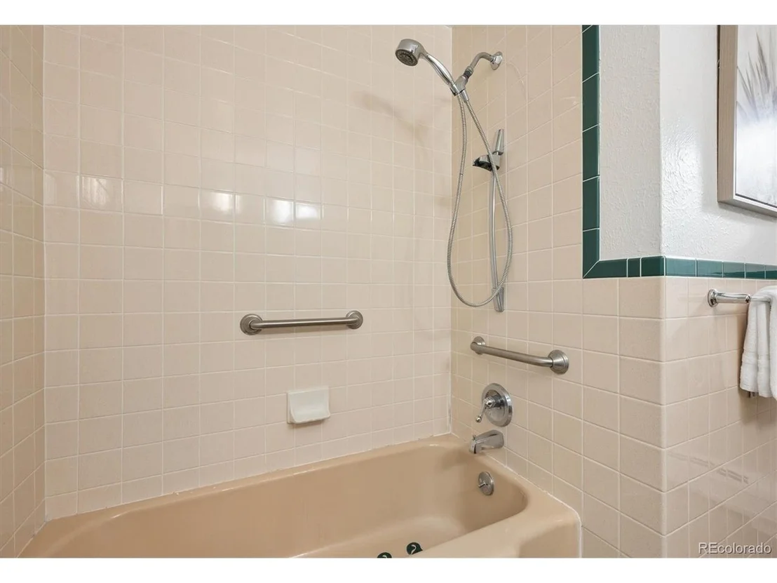 Photo of 2895 Garden Rd