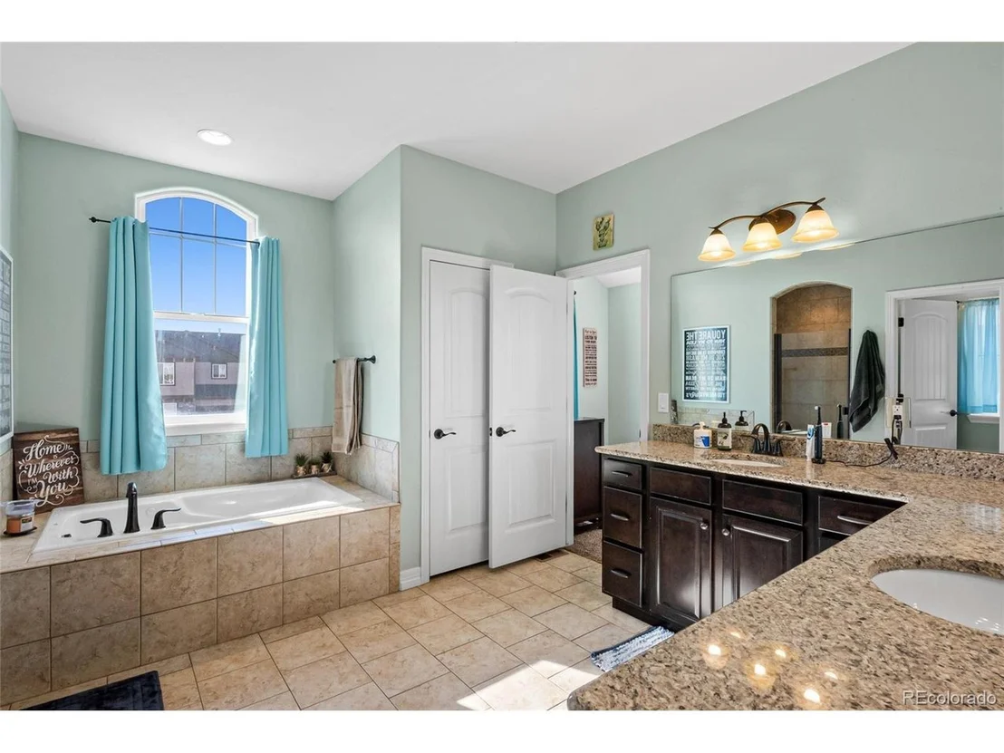 Photo of 10249 Mount Lincoln Dr
