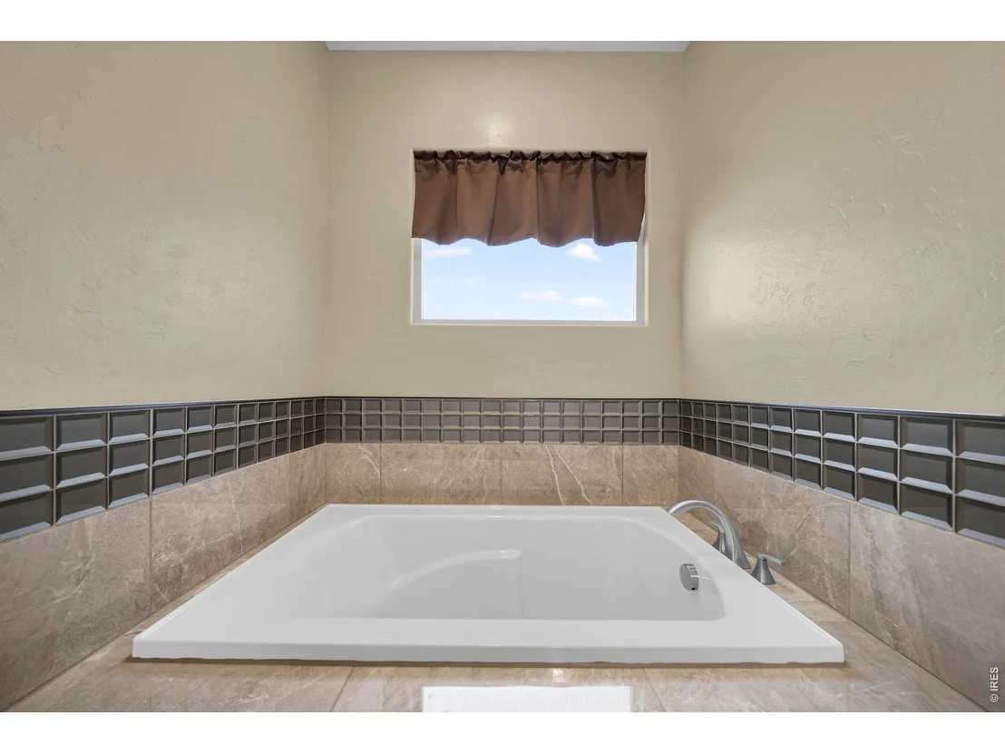 Photo of 48 Bachar Dr