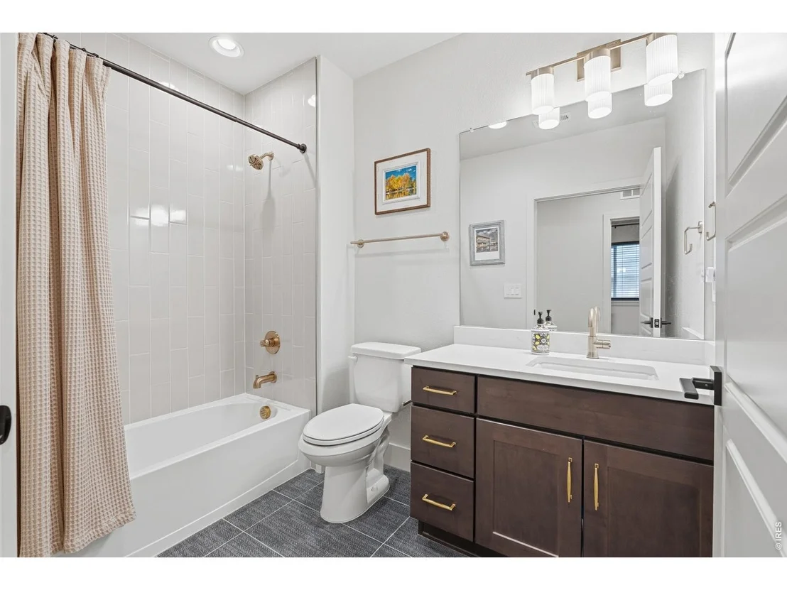 Photo of 2033 Squib Ln