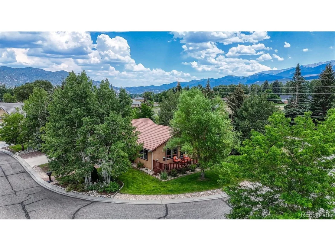 Photo of 1 Silver Spruce Dr