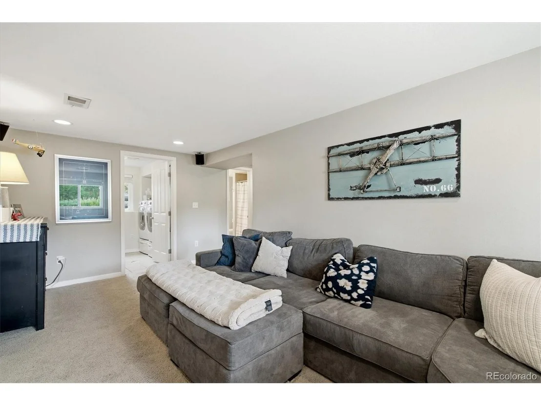 Photo of 7861 Robin Ln