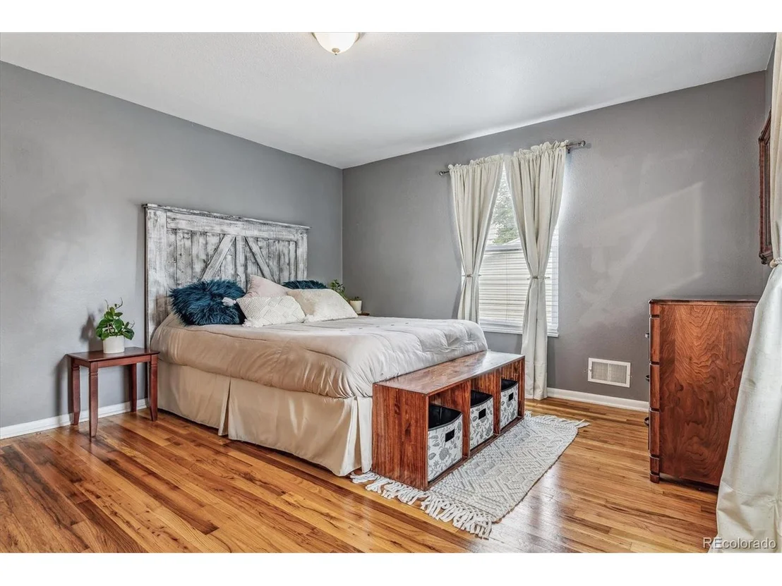 Photo of 4844 Scranton Ct