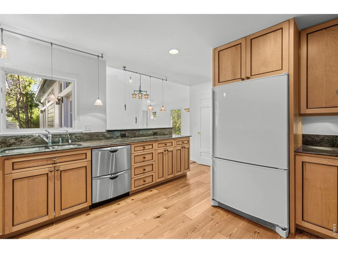 Photo of 1709 Mariposa Ave