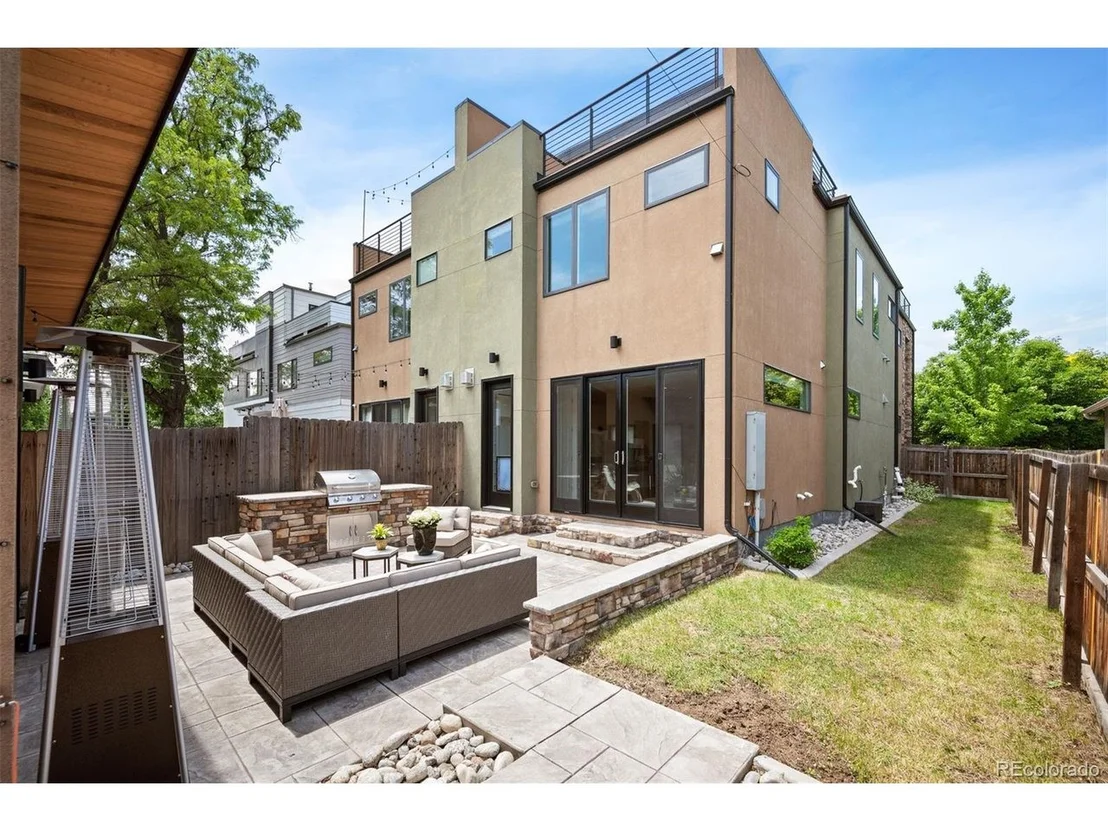 Photo of 2114 Lowell Blvd