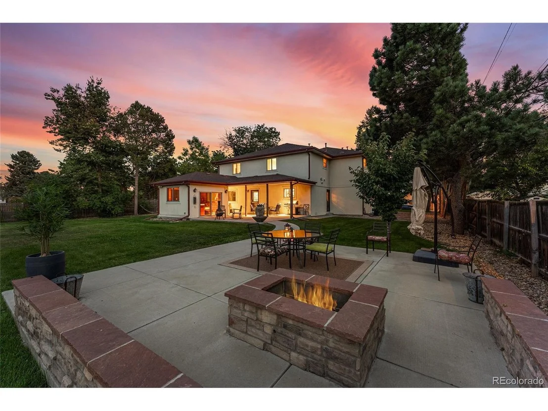 Photo of 2801 N Monaco Pkwy