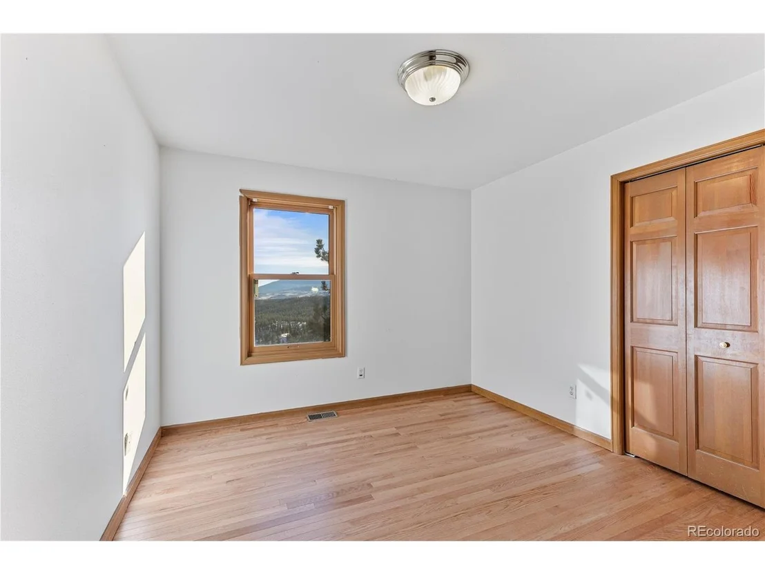Photo of 31437 Evans View Ln