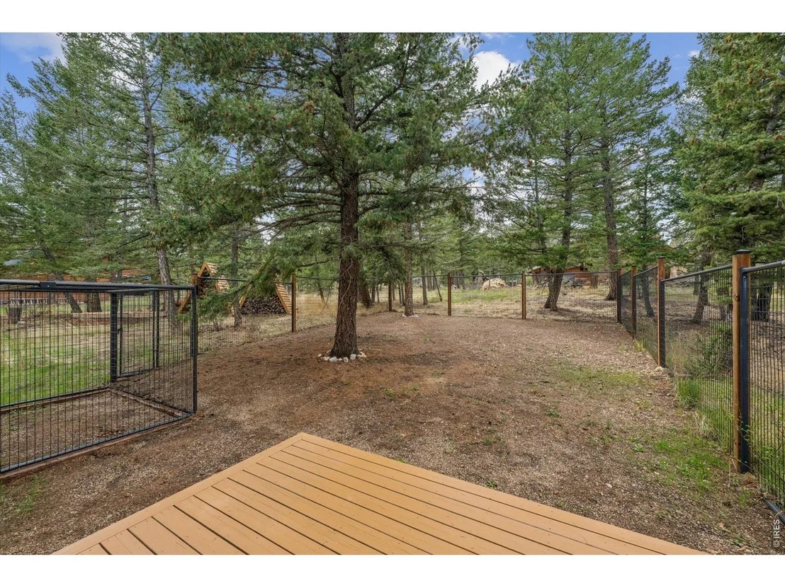 Photo of 733 Lakeshore Dr