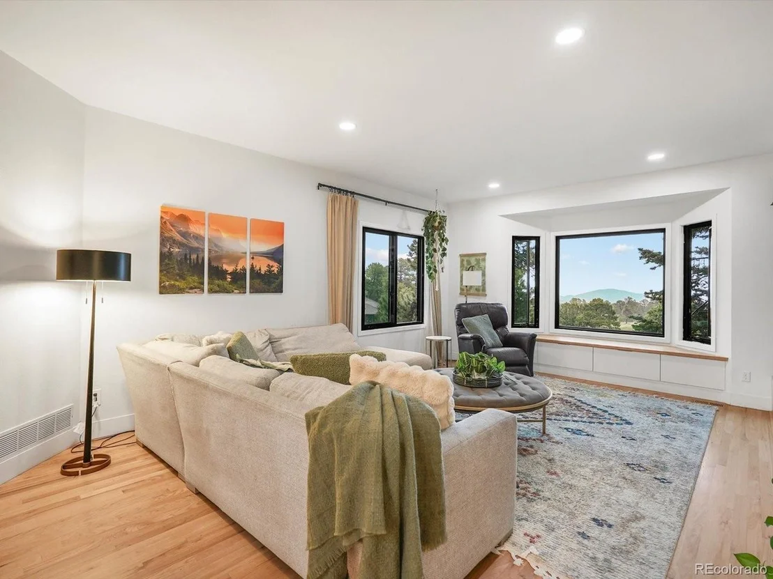 Photo of 2395 Pine Tree Ln
