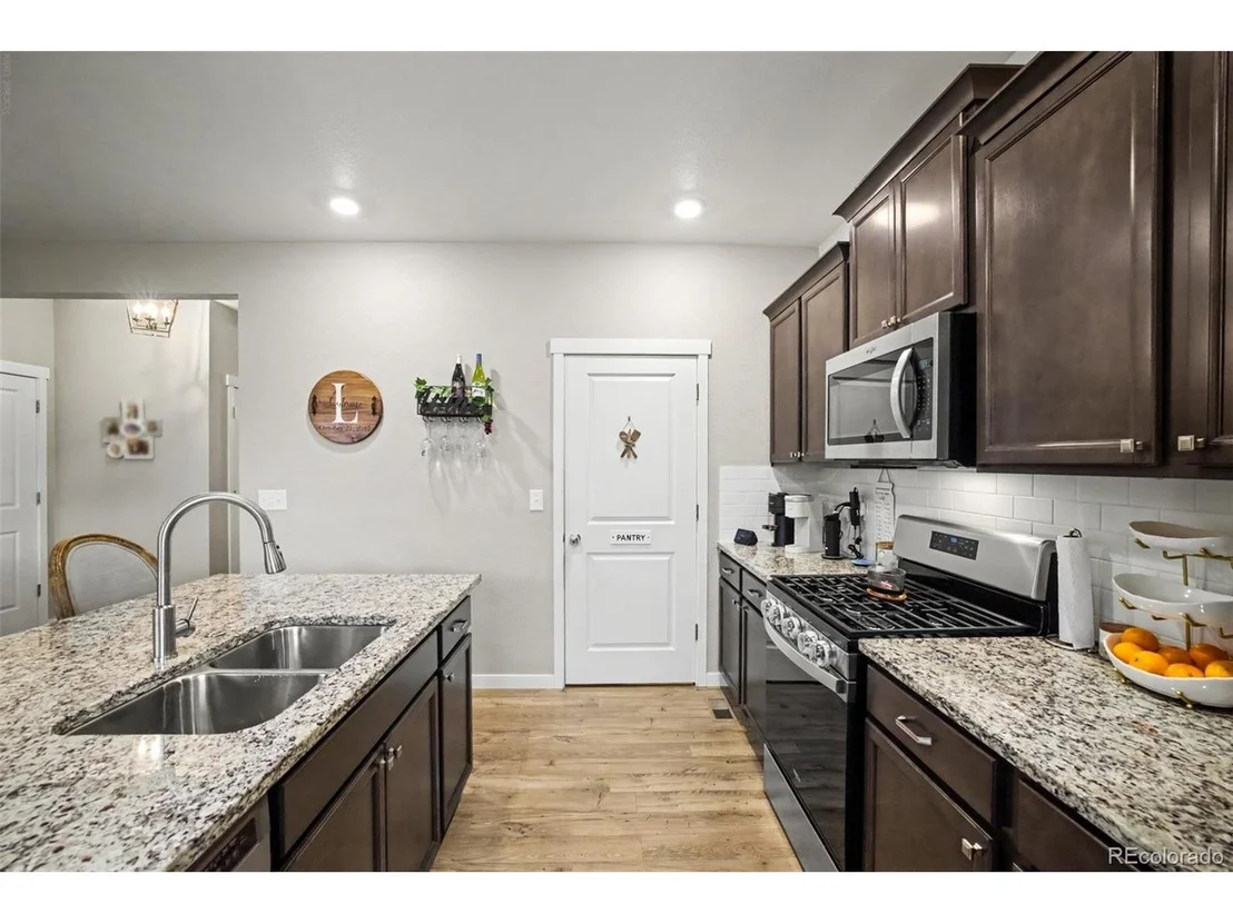 Photo of 1244 Lily Mountain Rd