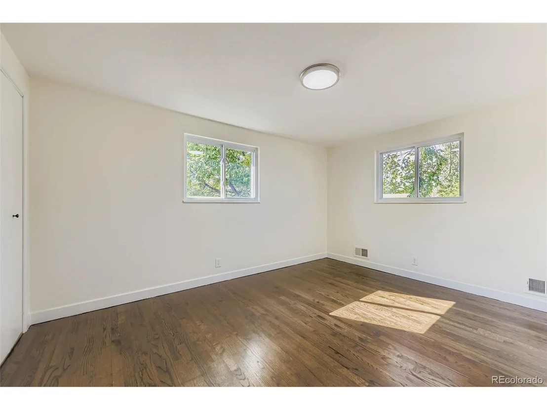 Photo of 9917 Clark Dr
