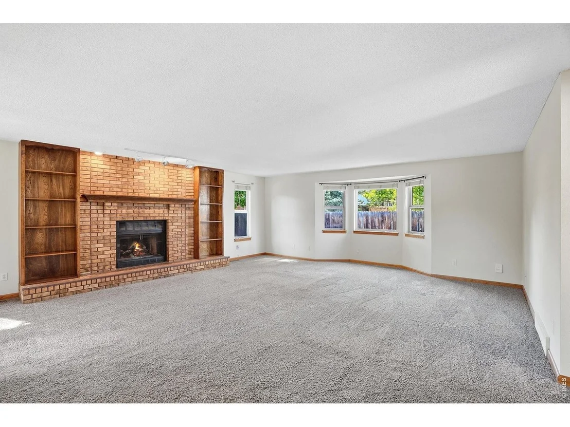 Photo of 1689 Geneva Cir
