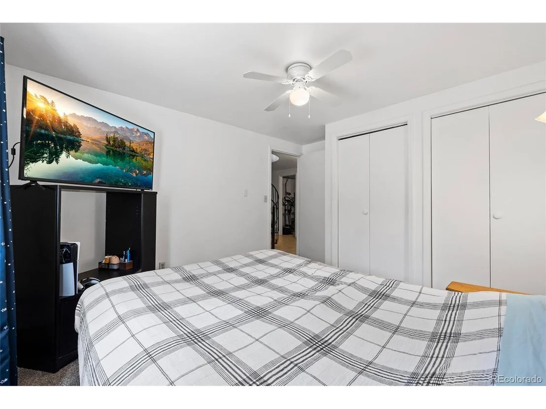 Photo of 1729 Crow Valley Rd