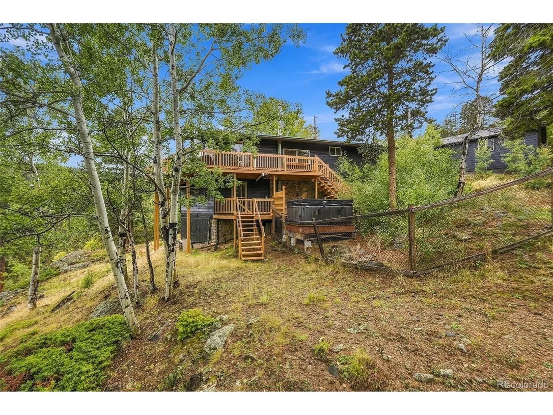 Photo of 889 Lodgepole Dr