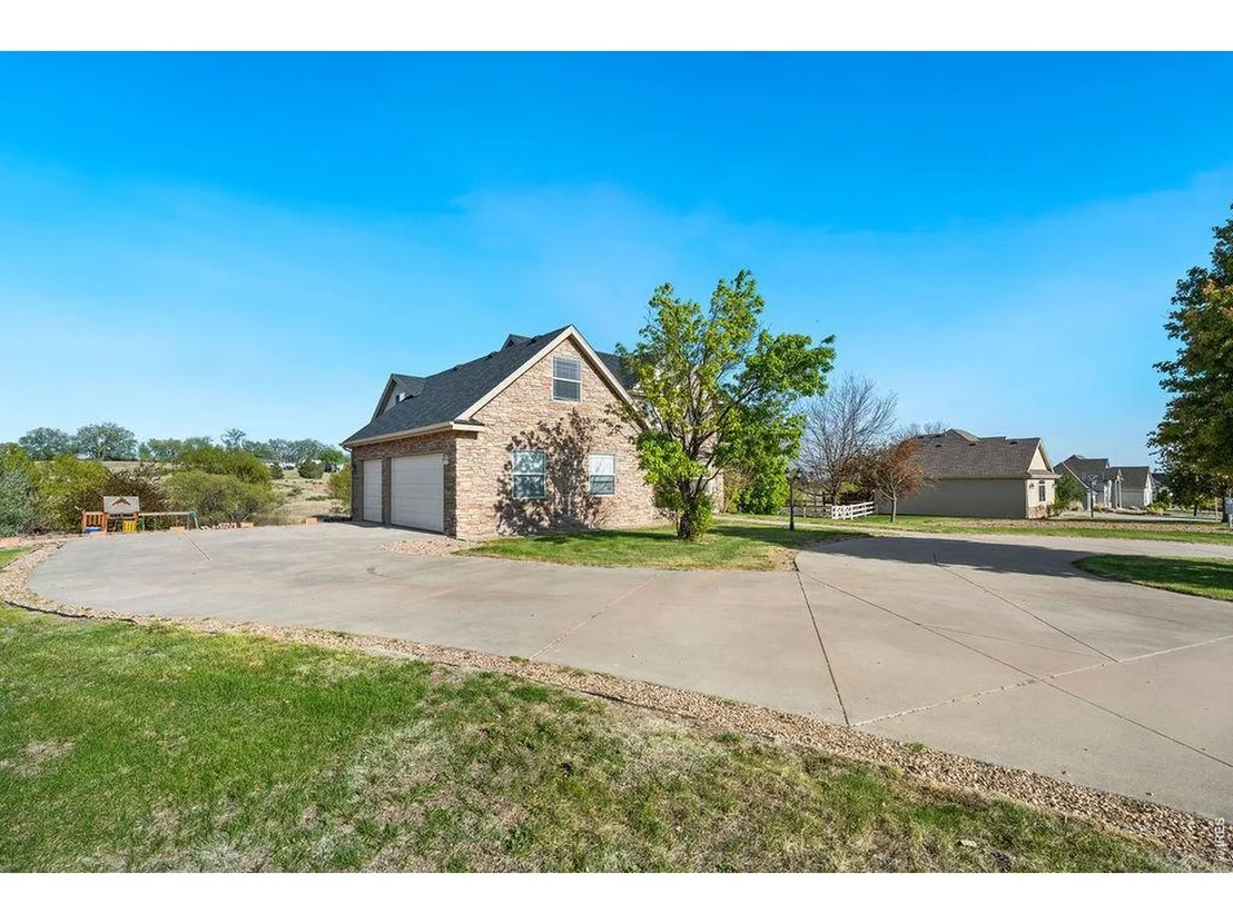 Photo of 52 Lakeview Cir