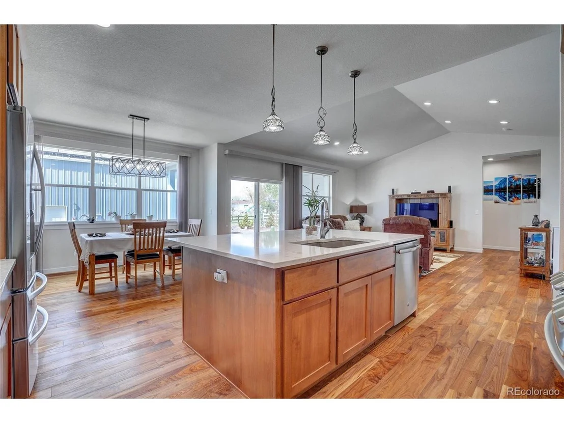 Photo of 305 Foxtail Dr
