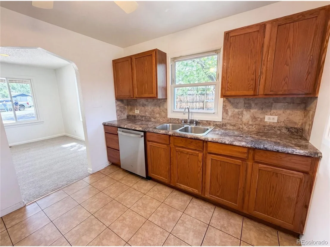 Photo of 4365 Iris St