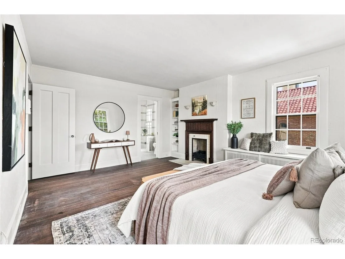 Photo of 2398 Colorado Blvd