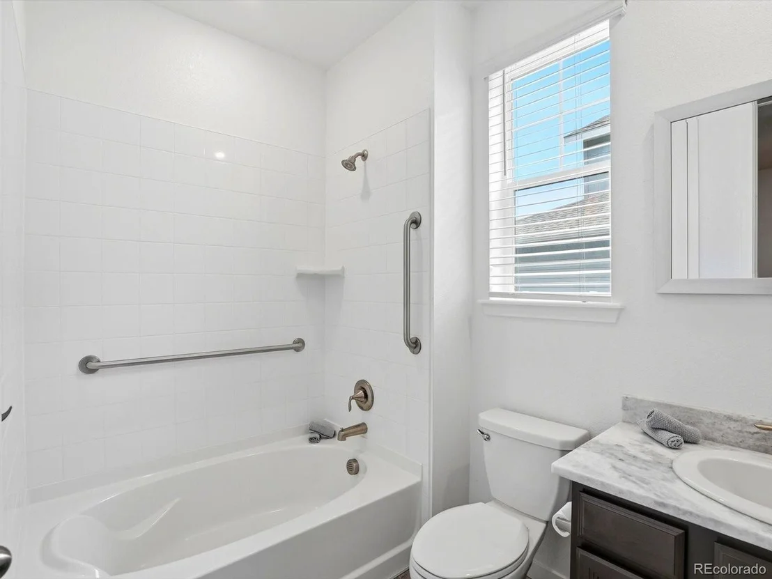 Photo of 982 High Point Trl