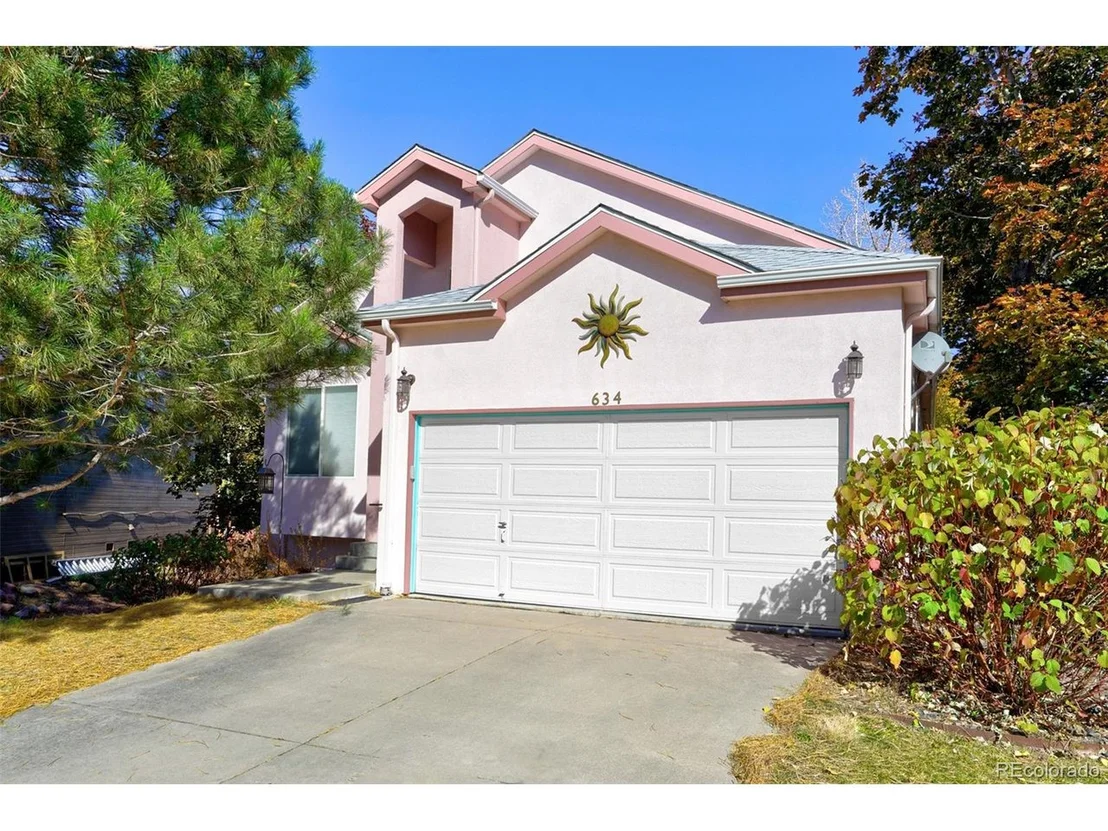 Photo of 634 Entrada Dr