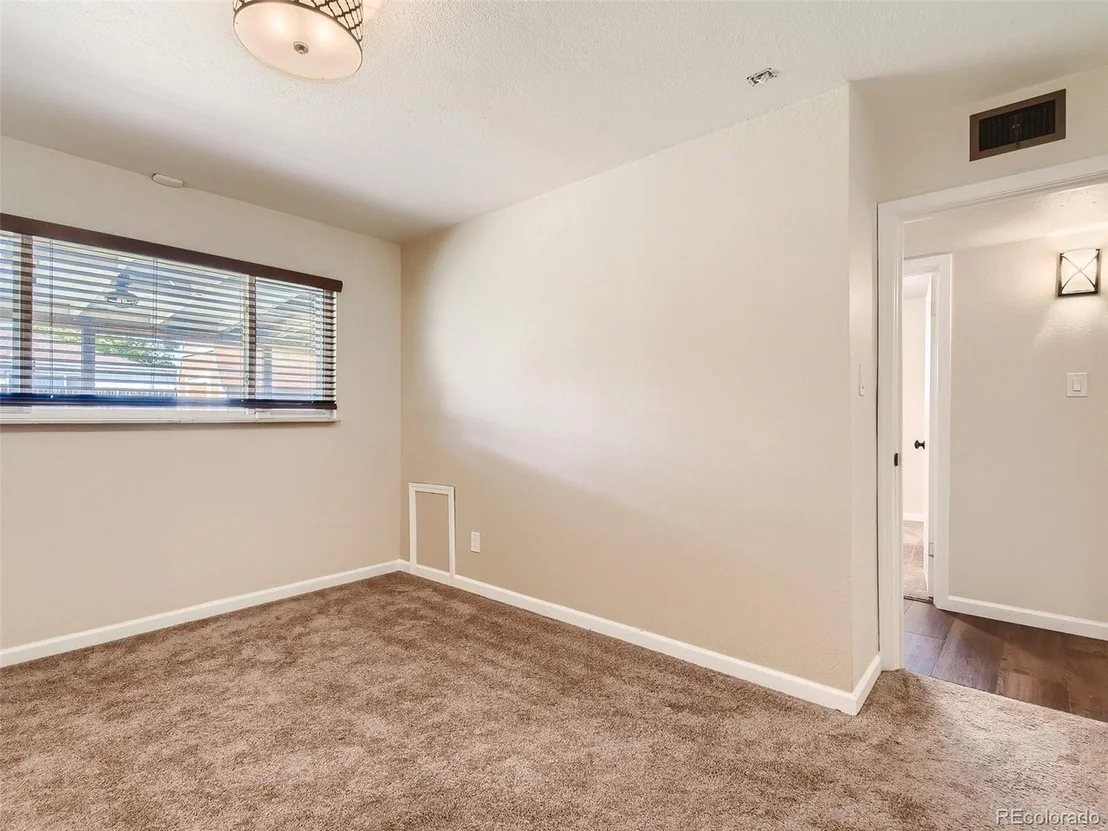 Photo of 9221 High St