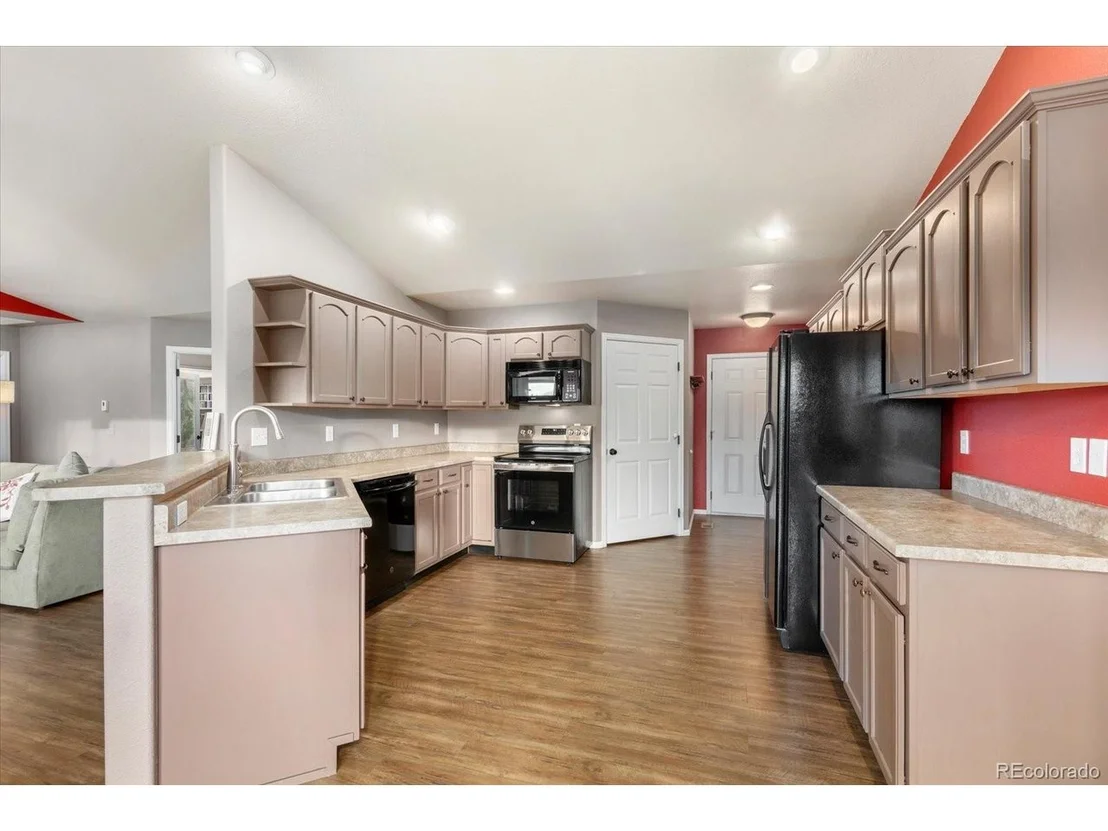 Photo of 7640 Meadowlark Dr