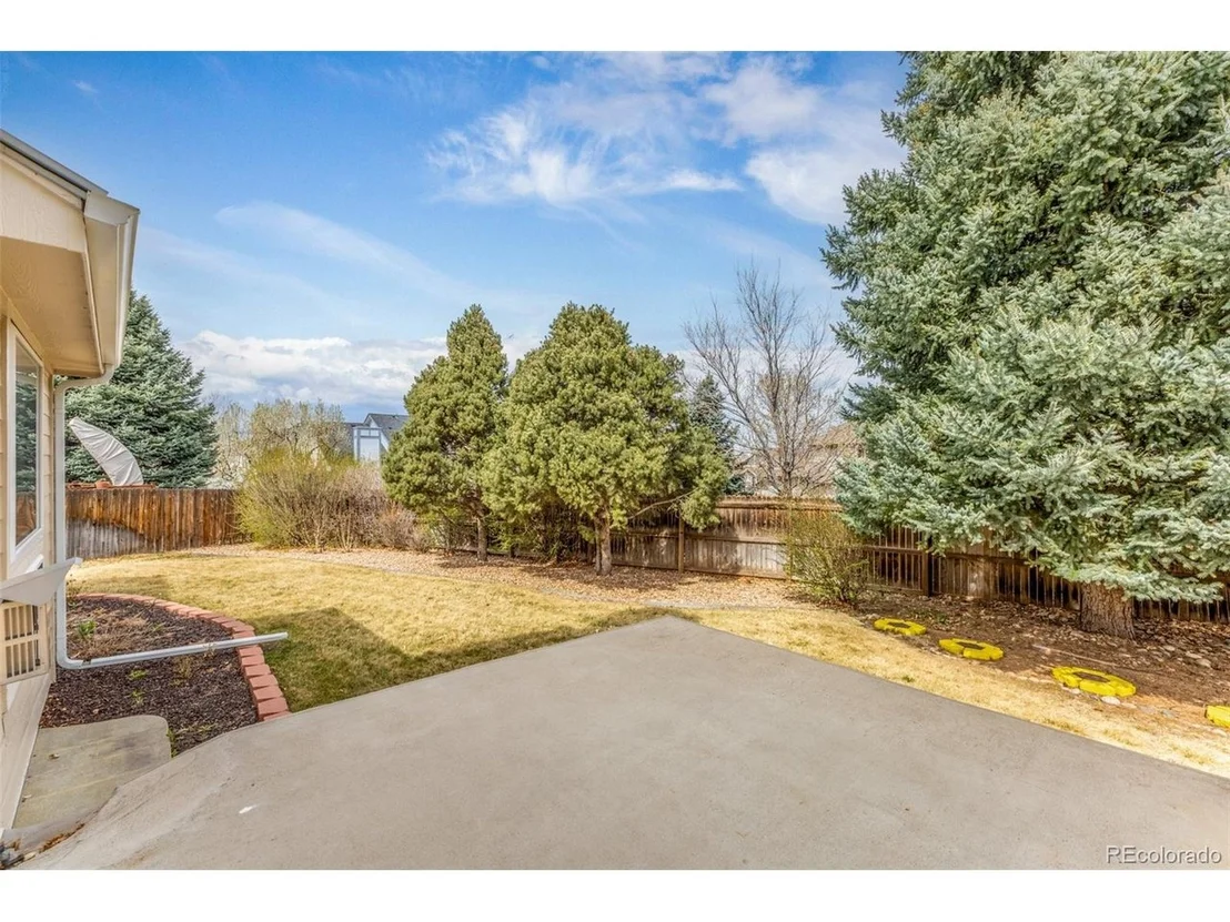 Photo of 8825 Fairview Oaks Pl