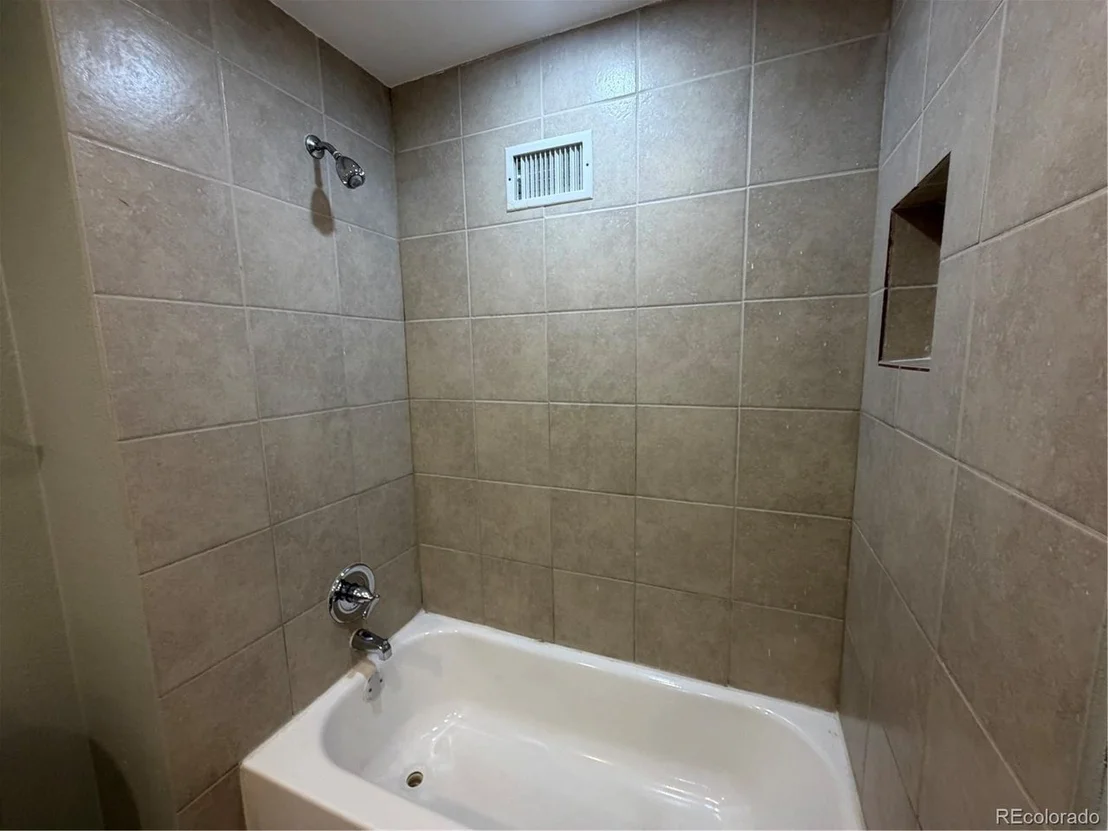 Photo of 281 Lansing St